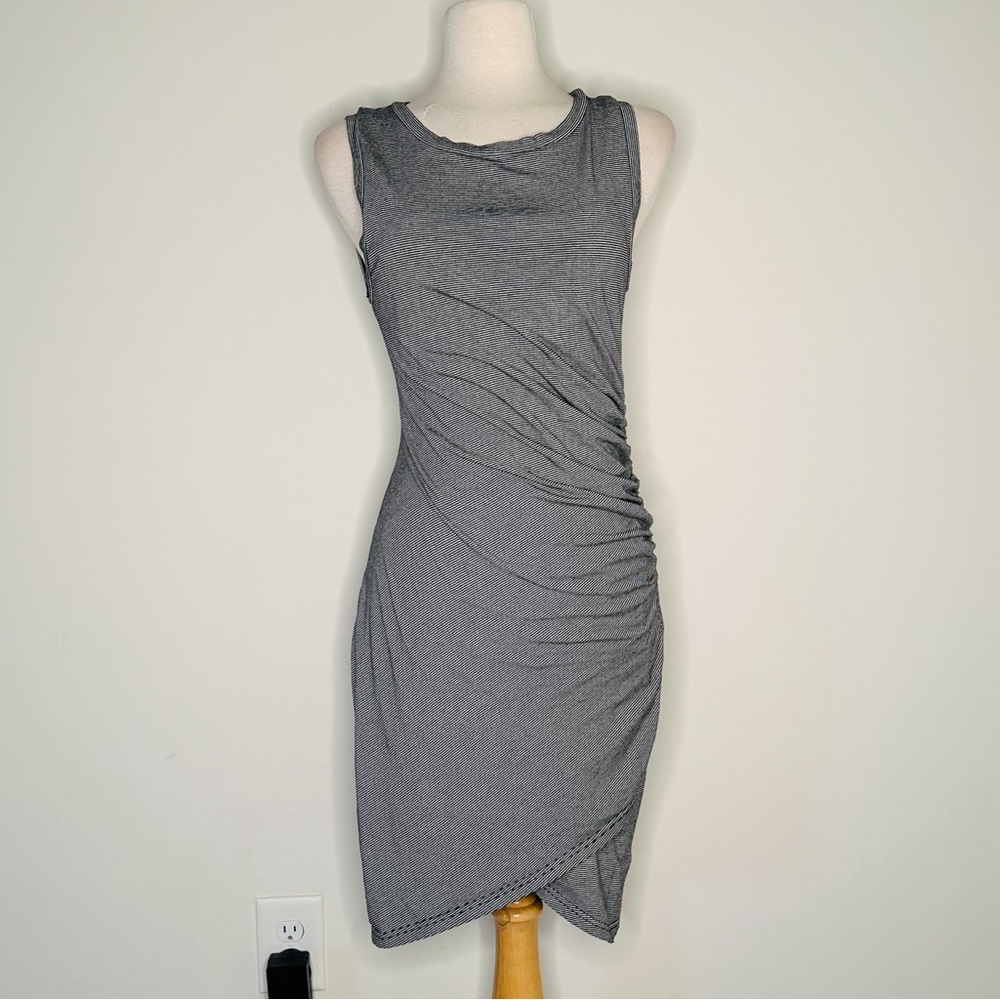 ❗️FINAL PRICE CLOSET CLOSING Lira Navy and Blue Bodycon Tank Dress